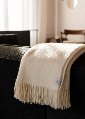 MERI blanket / Ecru Tamo