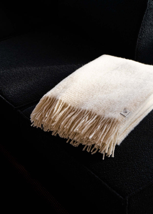 MERI blanket / Ecru Tamo