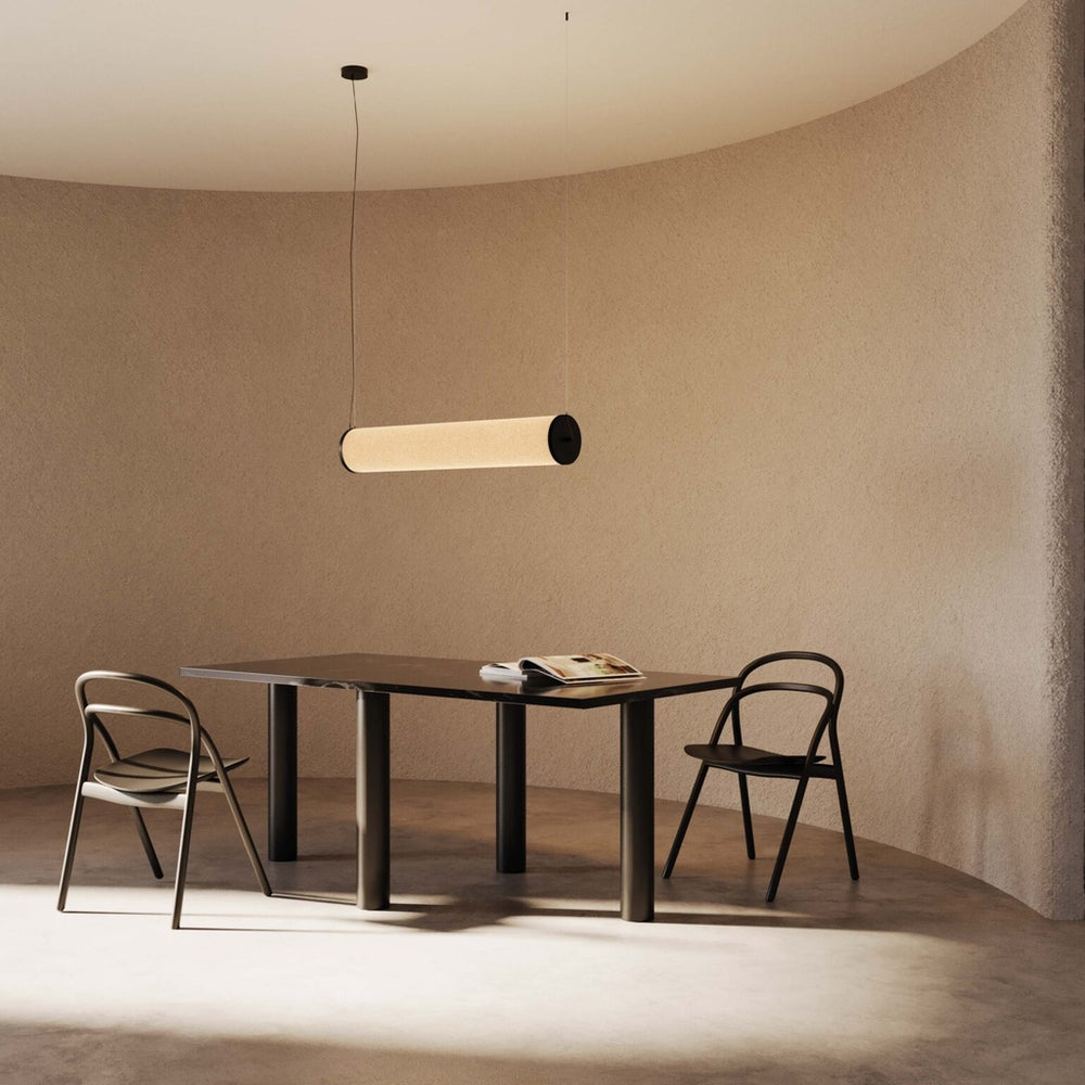 Lampa wisząca Nooi — Aromas Del Campo, tubus w tkaninie beżowej, widok z przodu