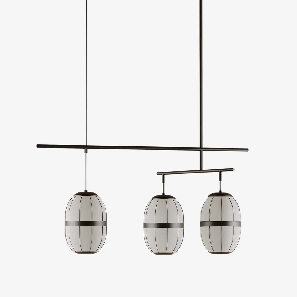 Lampa wisząca Pull 3 — Aromas Del Campo, trzy klosze w kształcie jajka, metalowa konstrukcja, widok frontalny