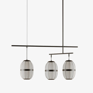Lampa wisząca Pull 3 — Aromas Del Campo, trzy klosze w kształcie jajka, metalowa konstrukcja, widok frontalny