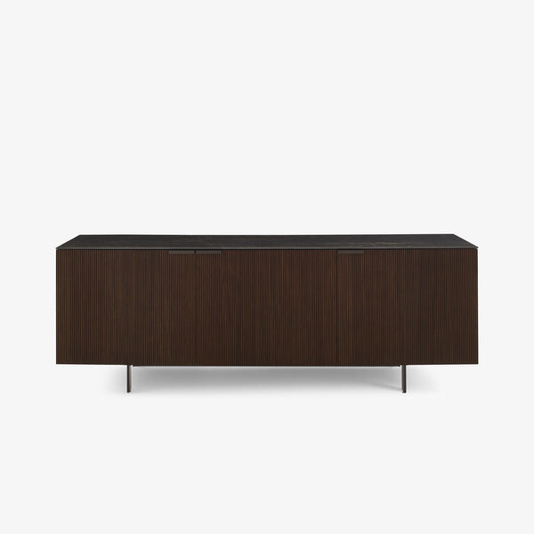 Komoda Selvans — Ligne Roset, drewno wenge, blat czarny, widok z przodu