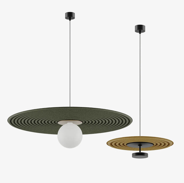 Lampa wisząca Tico — Aromas Del Campo, dwa warianty kolorystyczne, drewniany abażur, kula mleczna