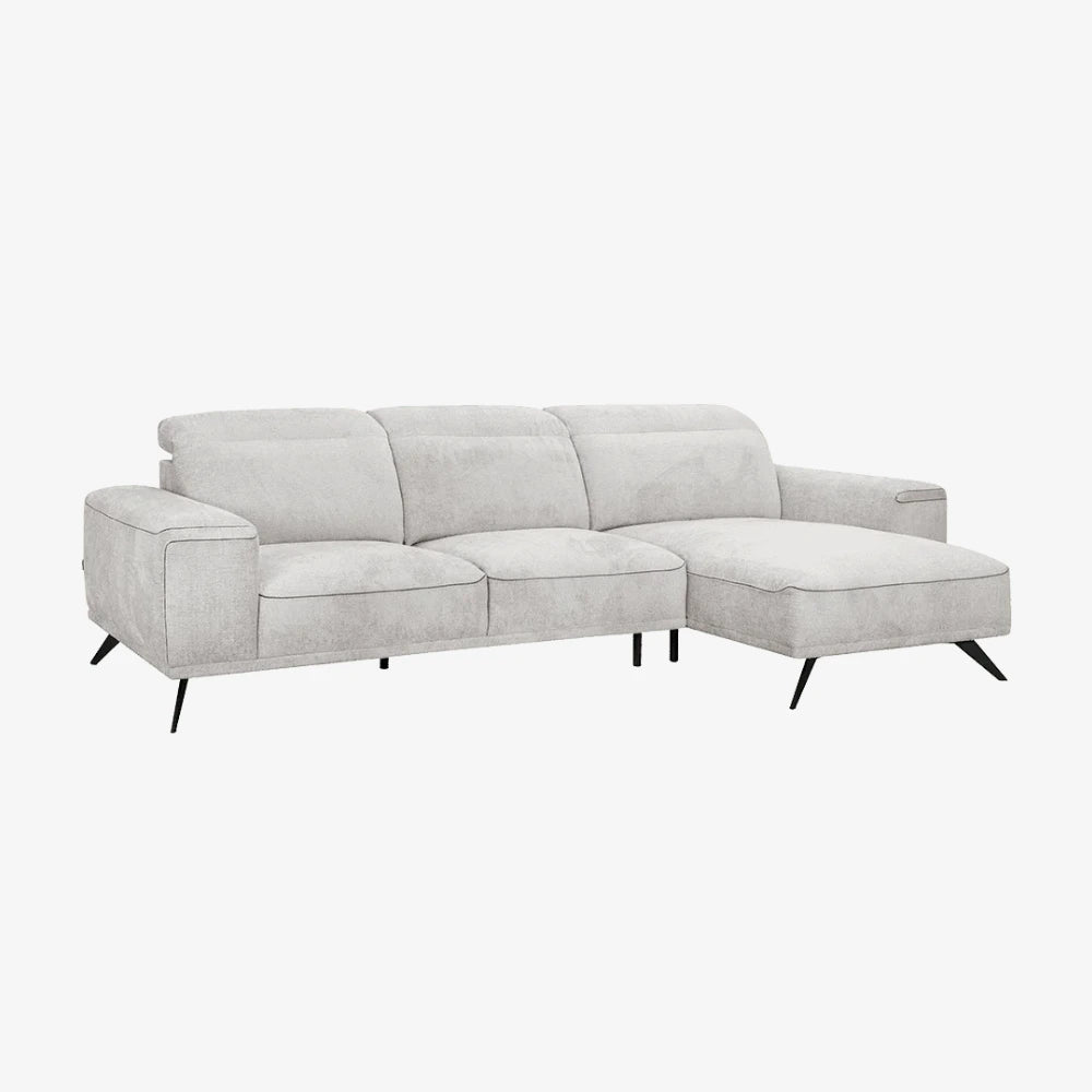 Sofa Alpine — Vilmers, konfiguracja narożna z szezlongiem, tapicerka jasna tkanina, widok z przodu