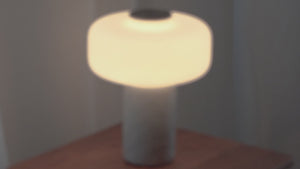 Lampa stołowa FONTE / White