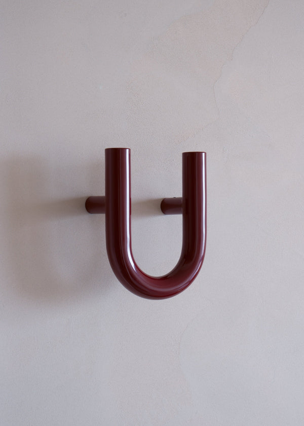 UNE hanger Tamo